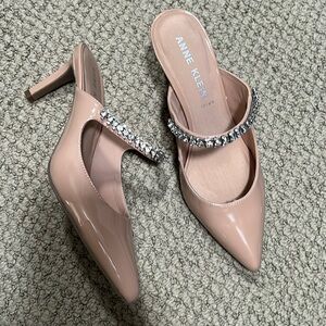 Ann Klein size 10 new beige remi embellished stiletto dress pumps